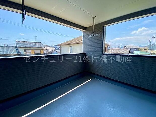 【バルコニー】南西向きのバルコニーです♪