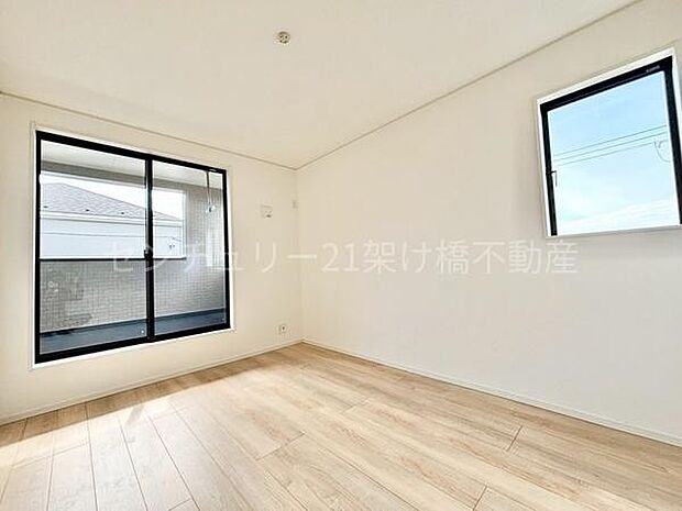 【洋室 6.5帖】バルコニーに面した洋室は主寝室におすすめ!