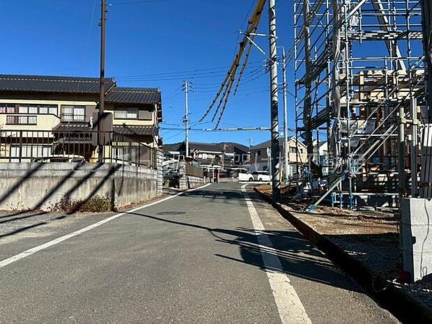 西側公道 幅員約3.5m〜4.2m