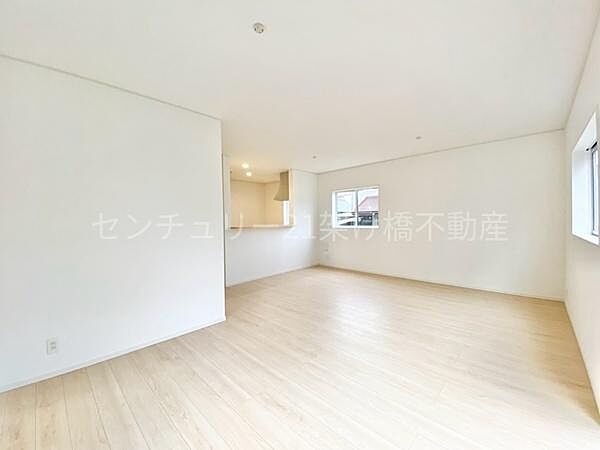 リビング/ダイニングを拡大表示