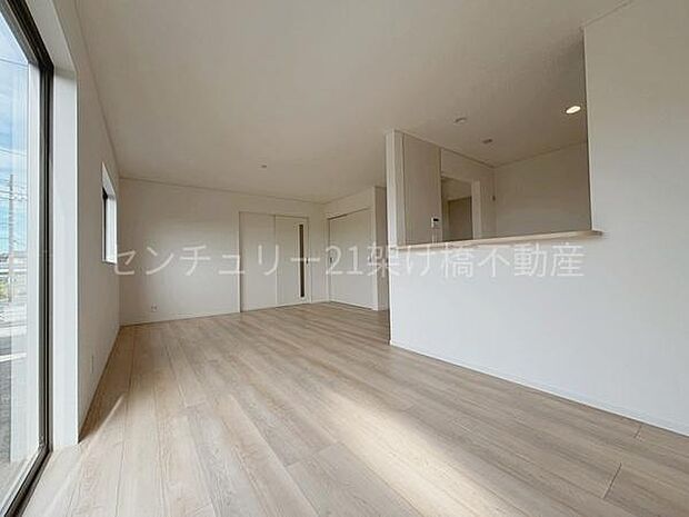 【LDK 18帖】防犯面や子供が大きくなってからも安心なリビング階段採用。