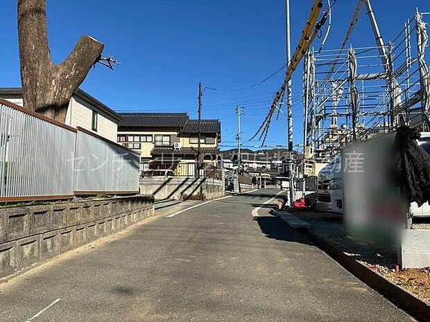 西側公道 幅員約3.5m〜4.2m