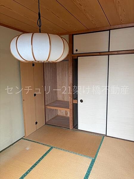 【和室6帖】ベランダに面した明るい和室。