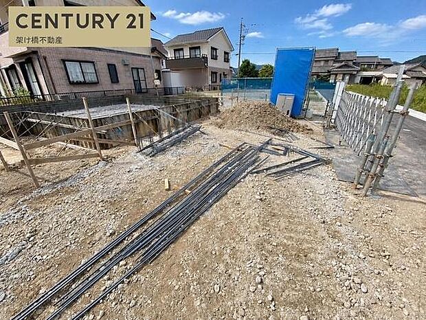 駐車並列2台可能（ただし車種による）