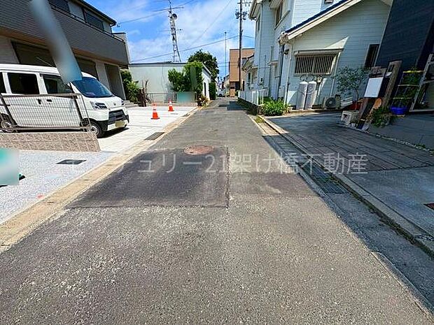 【豊川市立豊川小学校・東部中学校エリア】小学校まで徒歩約4分、中学校まで徒歩約14分●花井幼稚園まで徒歩約5分