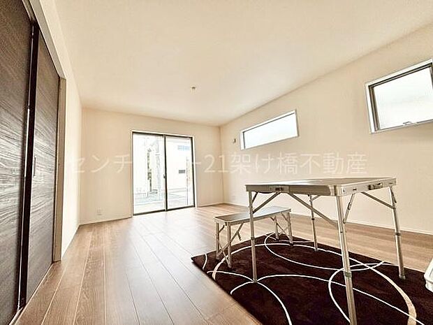 【LDK 15.75帖】隣接する洋室と併せれば20.25帖の大空間◎