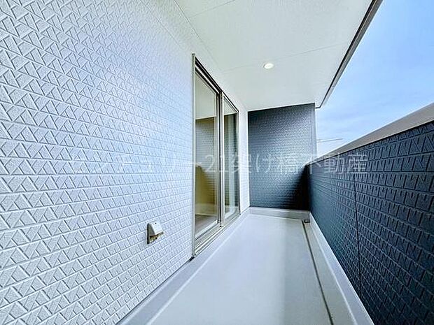 【インナーバルコニー】急な天候の変化にも心強いインナーバルコニー♪