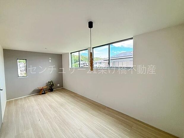 【2階 洋室 5.0帖+4.5帖】将来間仕切り可能な洋室です。