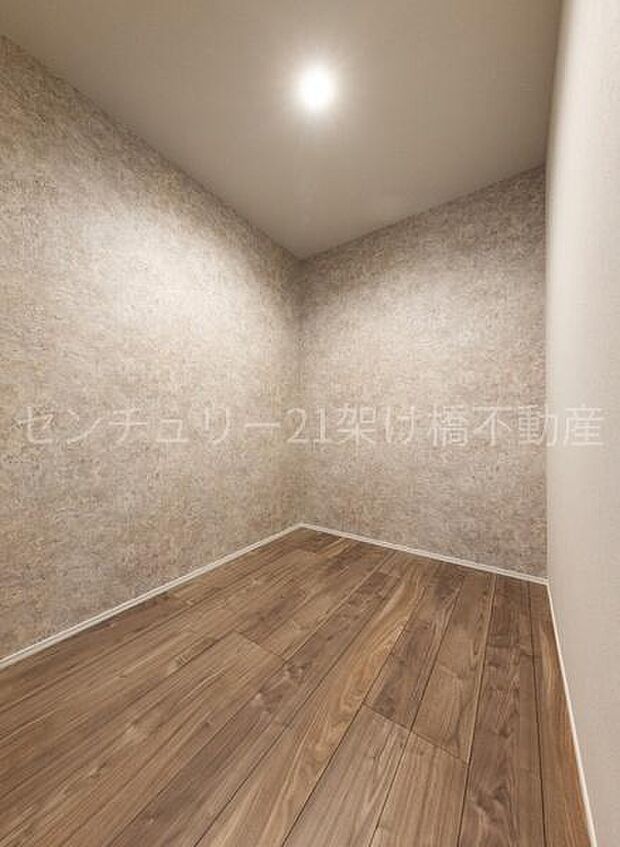 【2階 2.5帖 納戸】別角度