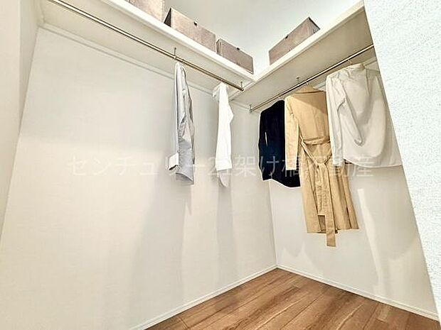 【2階 洋室 7帖】ウォークインクローゼット季節物の収納も安心です◎