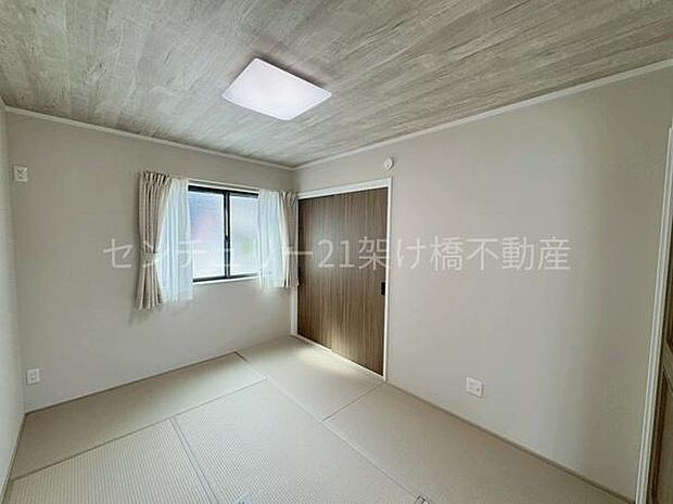 【リビング横 和室6帖】LDK横の和室はお子様の遊び場や勉強スペース、客間としてもお使いいただけます◎