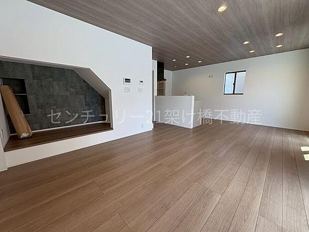 【LDK17.1帖】南向きの広々リビング!