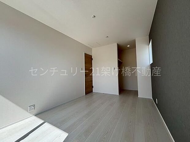 【2階 洋室 6.75帖】別角度大容量ウォークインクローゼットつき◎