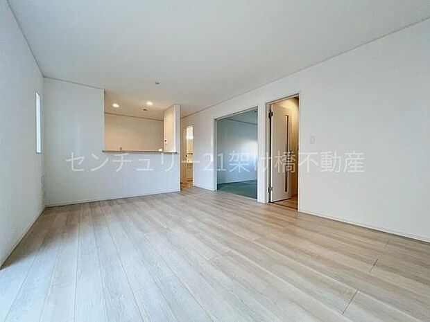 【ＬＤＫ　16帖】お料理をしながらリビングを見渡せる人気の縦型ＬＤＫ♪