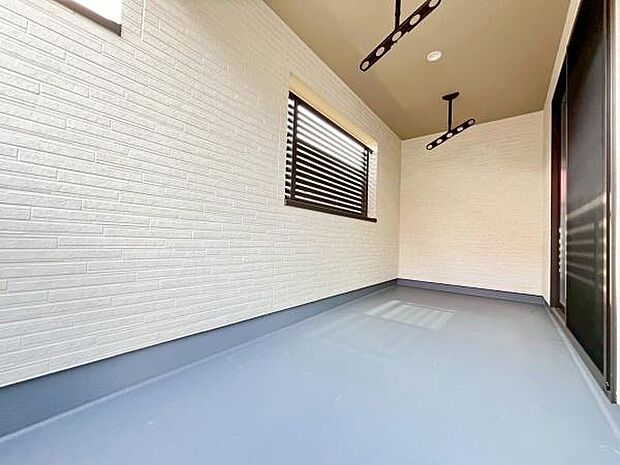 広々としたインナーバルコニーはお洗濯だけでなくご家族の癒しの空間としても◎雨の日も安心♪