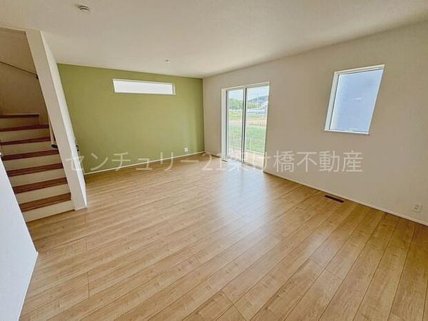 防犯面や子供が大きくなってからも安心なリビング階段採用。