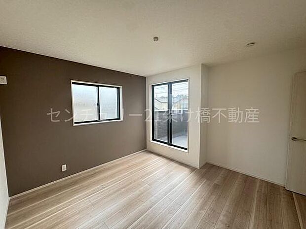 【2階 洋室 7.7帖】主寝室におすすめなこちらの洋室は大容量ウォークインクローゼットつき♪