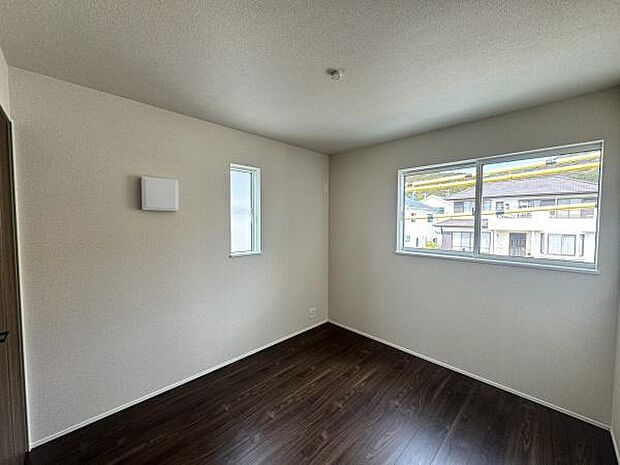 【2階洋室 北西側4.7帖】使い勝手の良いサイズ感の洋室は子供部屋にピッタリです◎