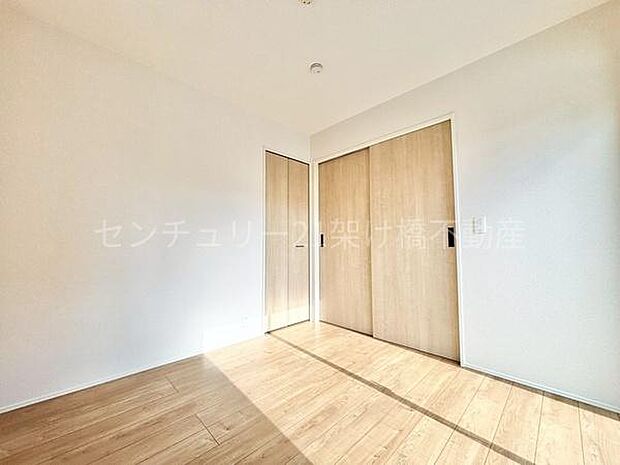 【リビング横 洋室 4.5帖】便利なクローゼットあり◎