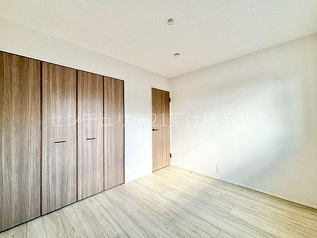 【2階 洋室 5.2帖】全洋室南向き、クローゼット完備!