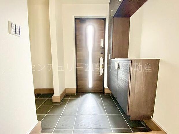 【玄関】トールサイズのシューズボックスでたっぷり収納◎