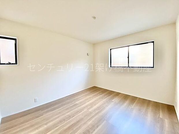 【洋室 7帖】広々とした洋室は主寝室にぴったり◎