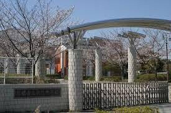 豊橋市立東陵中学校まで815m、豊橋市立東陵中学校