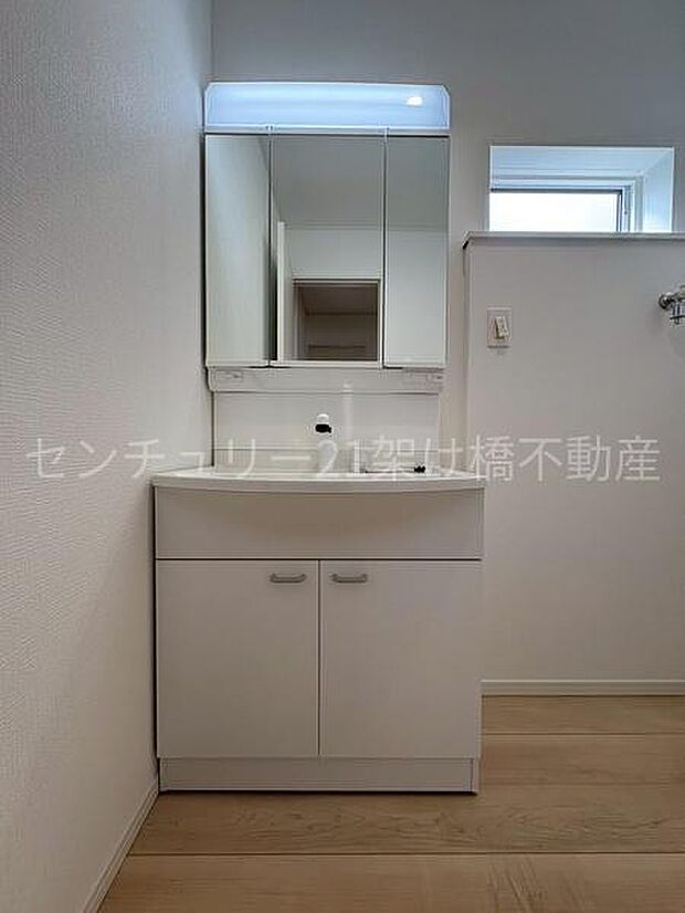 【洗面台】三面鏡の独立洗面台♪