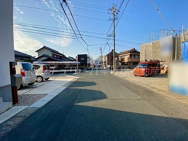 南側公道約6.05ｍあり、日当たり良好！駐車も楽々♪