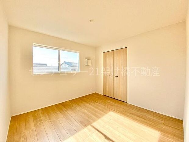 【2階　6.3帖　洋室】広々とした洋室です♪