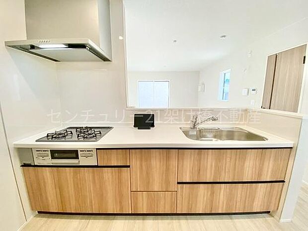 【システムキッチン】三口コンロ、グリル、浄水器付きシンクでお料理が捗ります♪