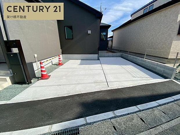 駐車場並列2台可!(但し車種による)