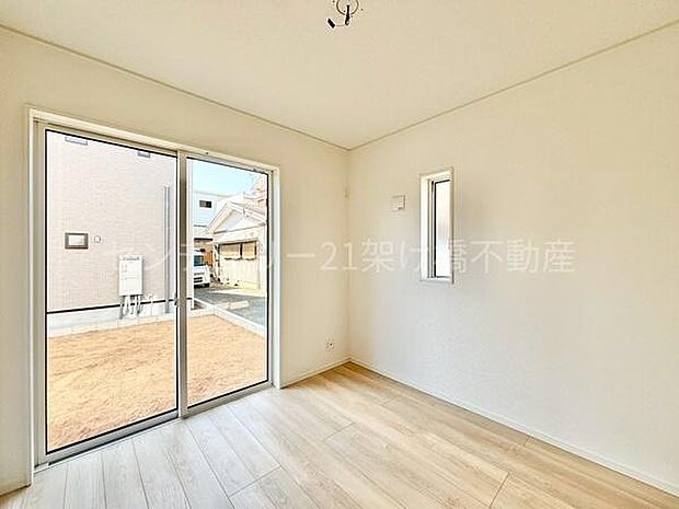 【1階 洋室4.5帖】1階洋室は客間や将来的には寝室としてお使いいただくことも可能です◎