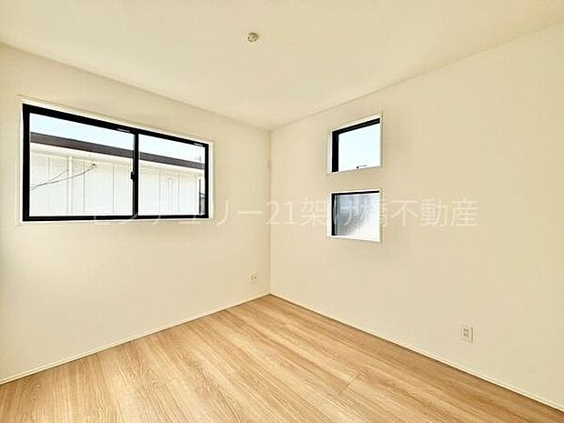 【2階　洋室　5.25帖】同じ大きさのお部屋を2部屋ご用意しております。