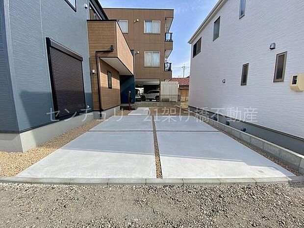 駐車場並列2台可！（但し車種による）