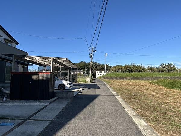 北西側公道約3ｍ間口約17．8ｍ