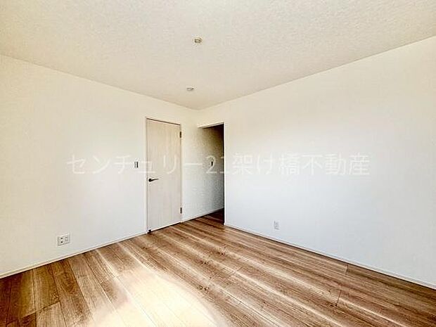 【2階 バルコニー側 洋室 7帖】別角度