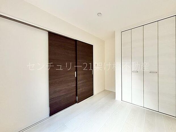 【洋室 4.44帖】LDK直結の洋室はお子様の勉強スペースや遊び場にぴったりです◎