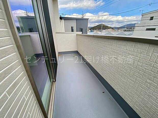【バルコニー】