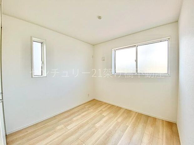 【洋室 5帖】使い勝手の良いサイズ感の洋室は子供部屋にもおすすめ◎