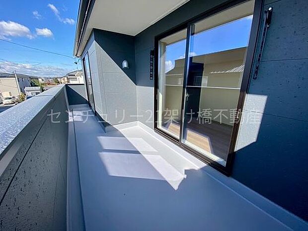 【バルコニー】南向きワイドバルコニーです♪