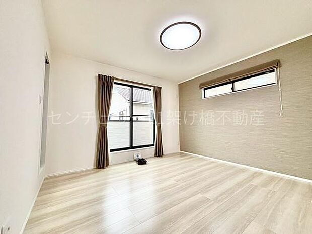 【2階 南洋室 8帖】バルコニーに面した洋室♪主寝室にぴったりです◎