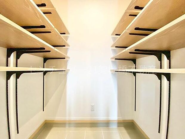 【土間収納】お履き物だけでなく趣味のグッズの収納にも◎