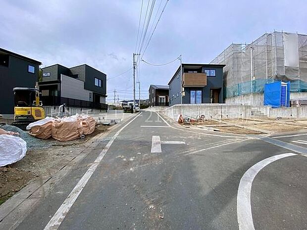 南側公道約4m西側公道約5m