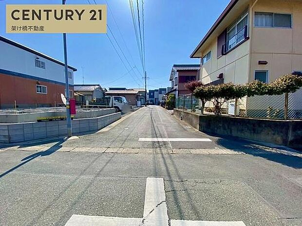 北西側公道約4.8m