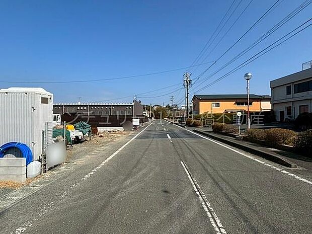 南東側公道約9.3mあり、広々♪