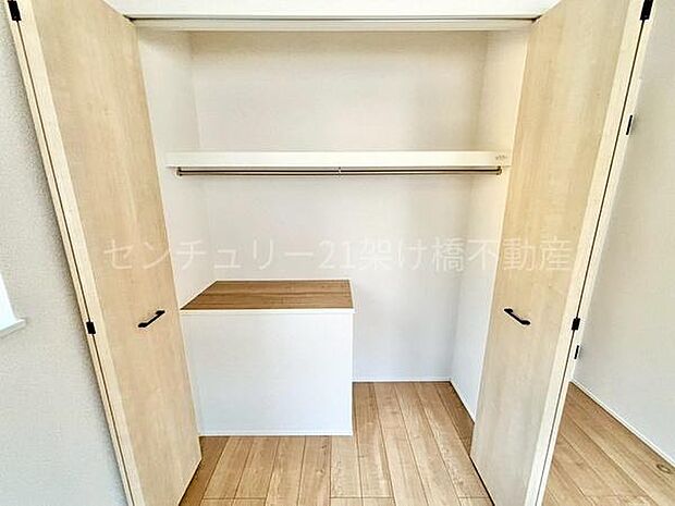 2階北東側洋室5.2帖 収納