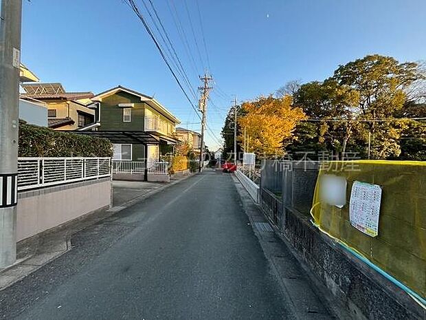 北東側前面道路幅員約4m