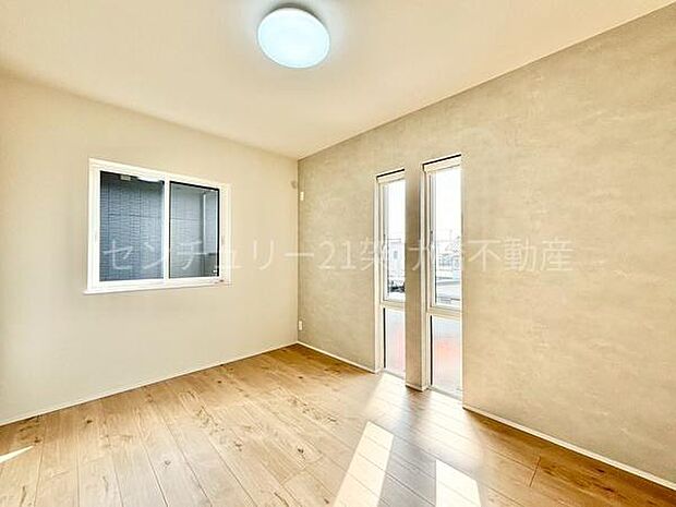 【2階 南側 洋室 6帖】全洋室クローゼット完備・2面採光で明るいお部屋♪