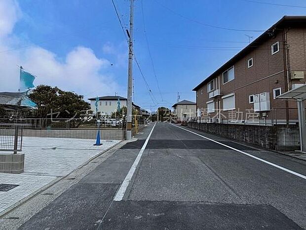 公道南側約8mの幅員